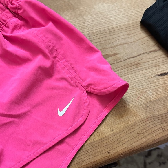 Nike Women's Vibrant Pink Athletic Shorts - Picture 4 of 4